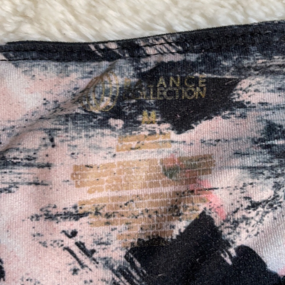 Balance Collection Leggings‎ - Picture 3 of 4